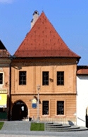 Pôvodne mestský hostinec tzv. Weinhaus č. 42