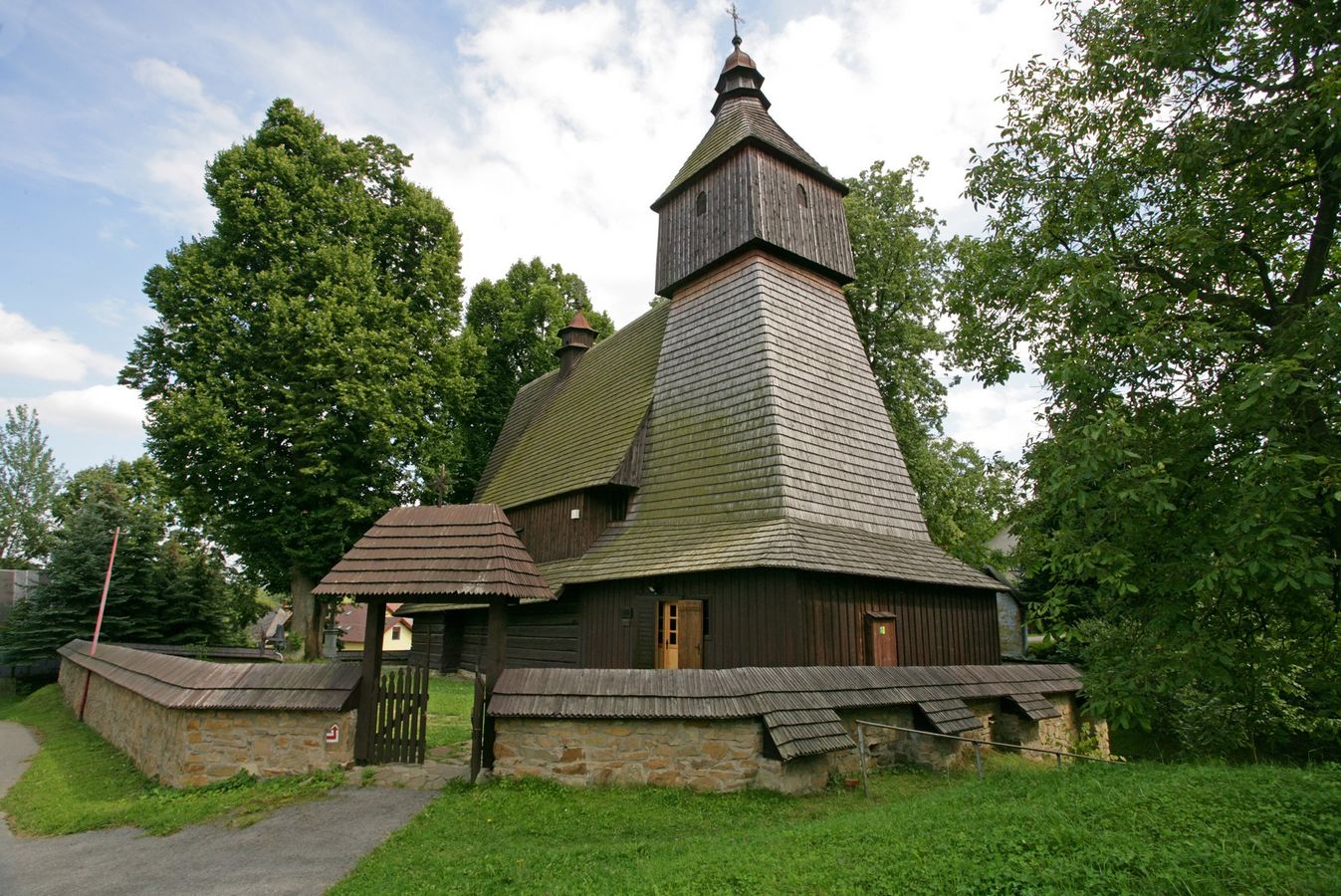 Drevený kostolík v Hervartove